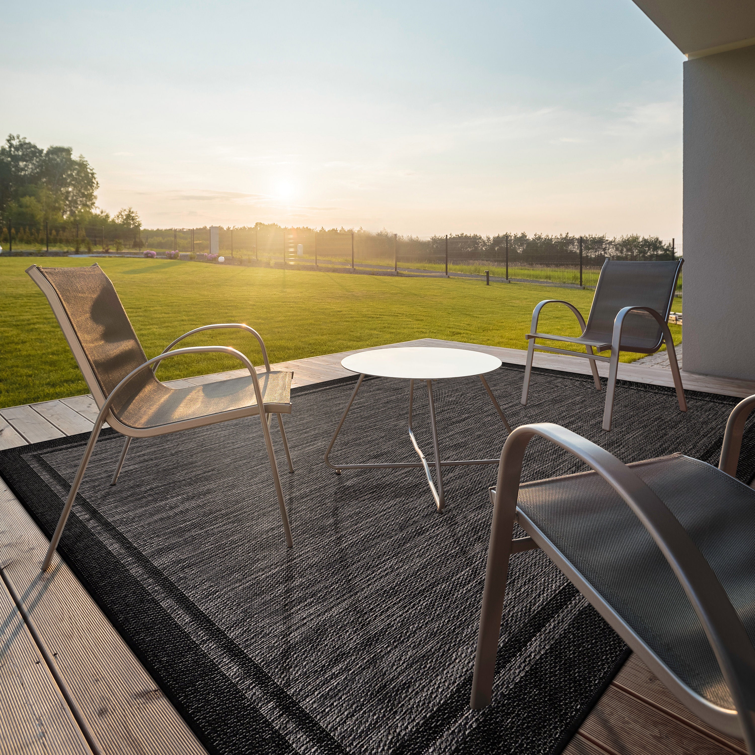 Summer Bordered Outdoor Rug Black