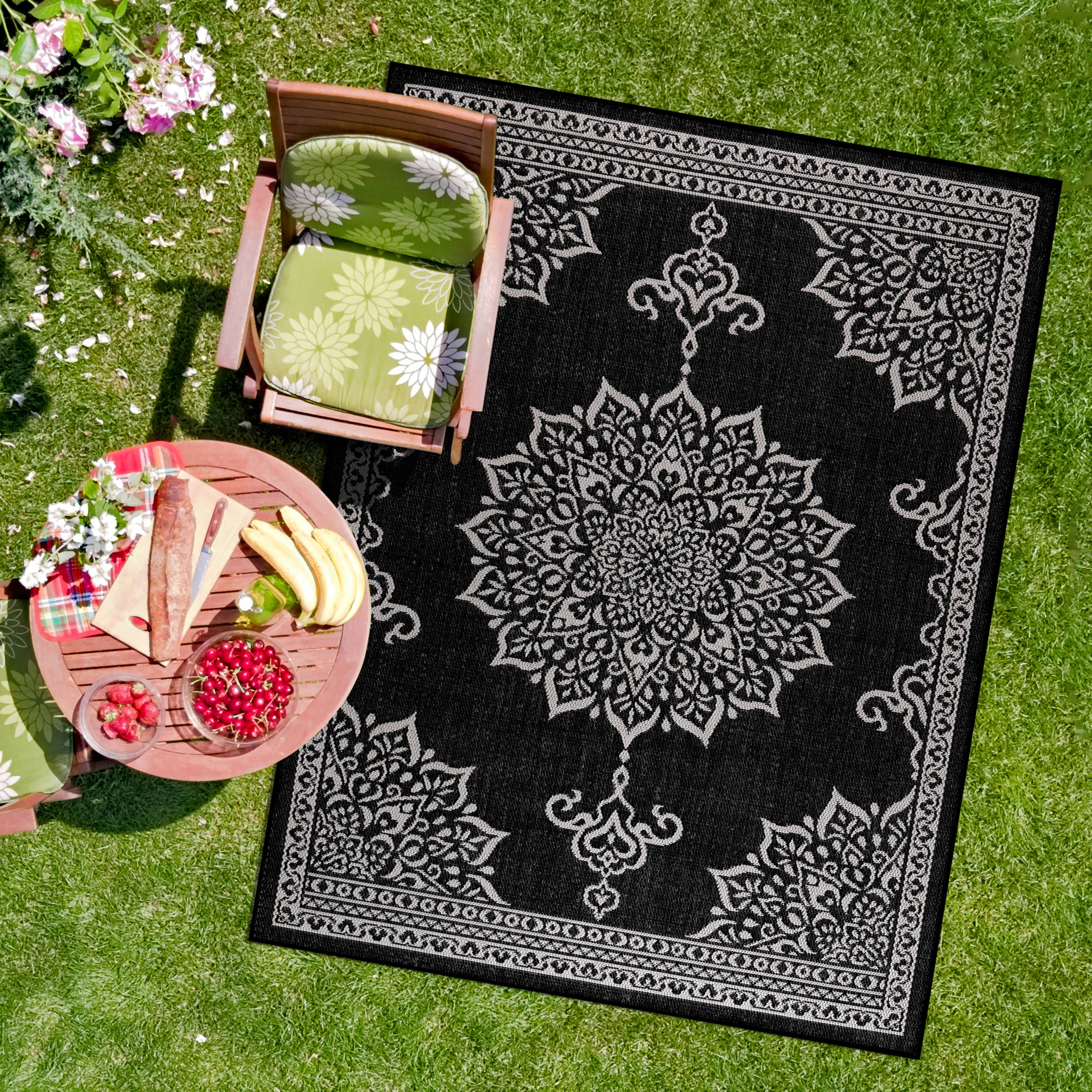 Summer Medallion Outdoor Rug Black