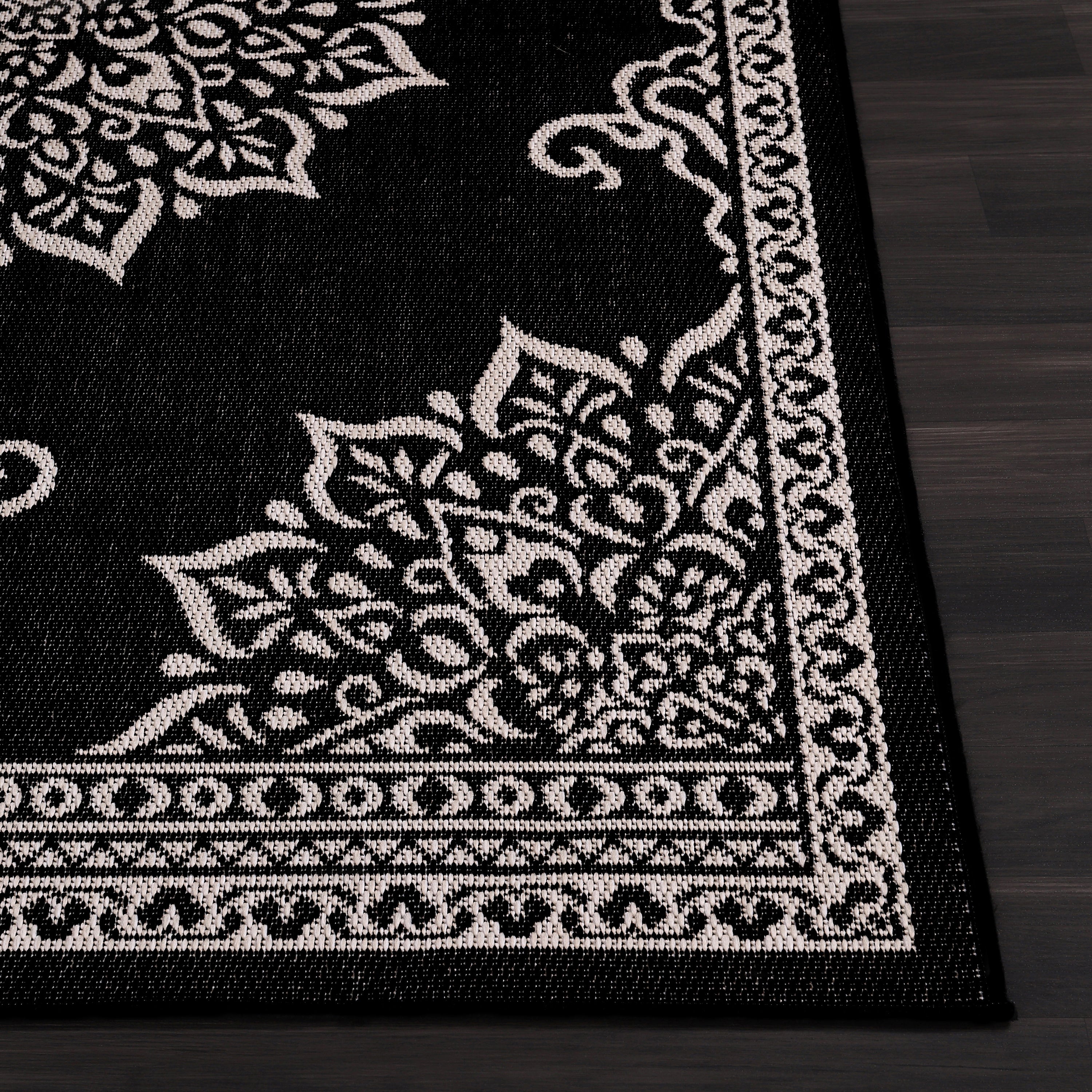 Summer Medallion Outdoor Rug Black